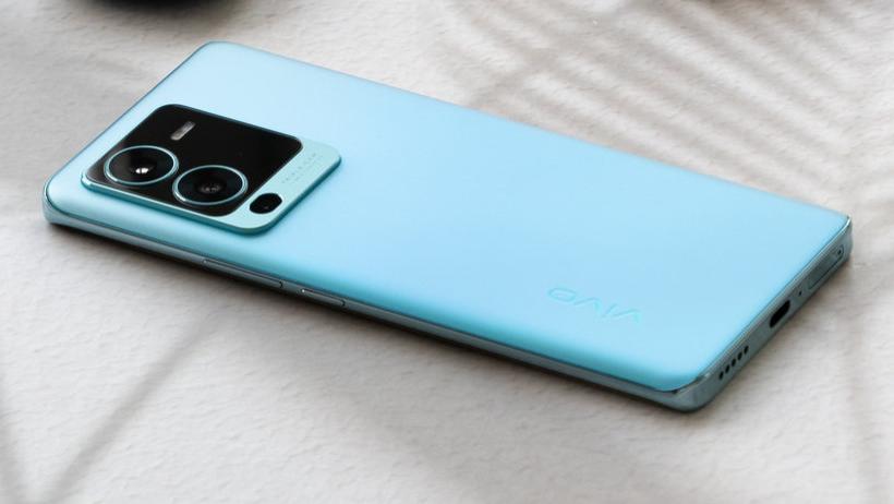 芯片|极具科技感的设计与夏日色彩，vivo S15 Pro图赏