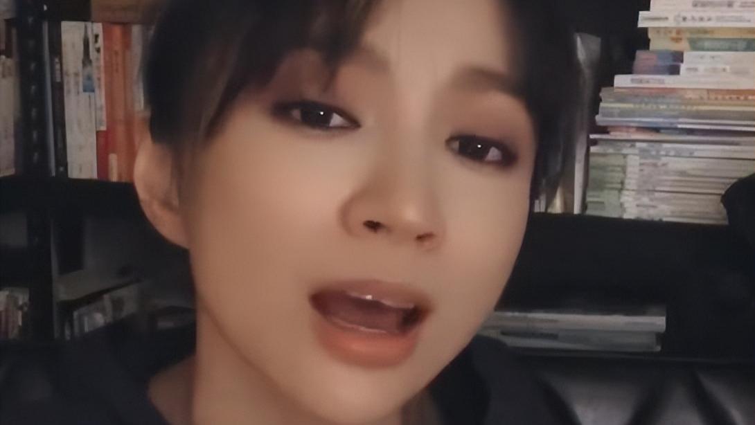 马季|原飞儿乐队主唱詹雯婷回归：现身吸粉50万人，网友留言我们的青春