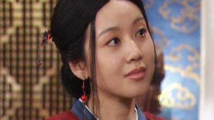 闫妮|闫妮与赵本山传绯闻，多年不结婚原因曝光，如今称做单身妈妈挺好