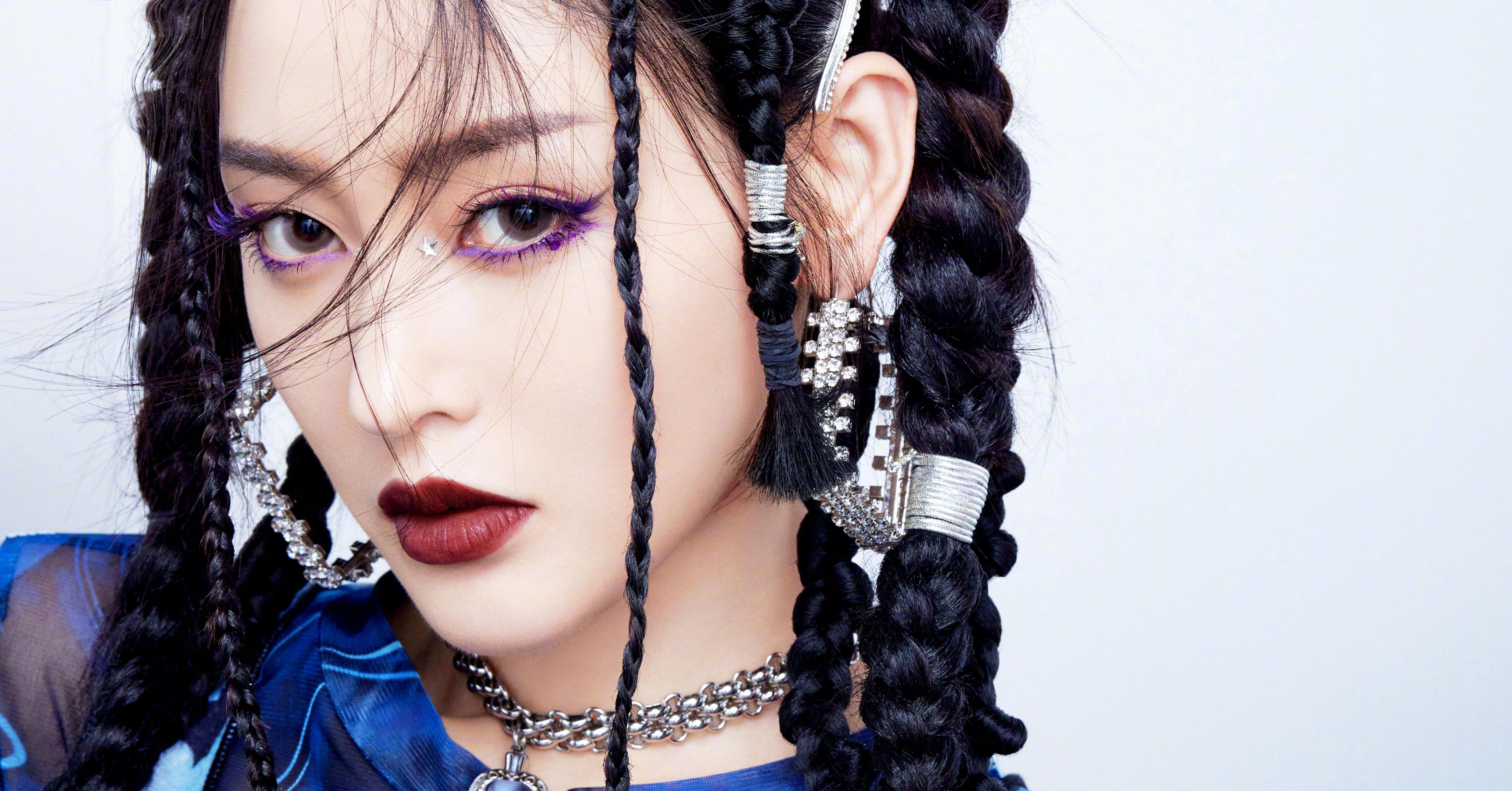 张天爱|这造型没点颜值和身材真驾驭不住,网友:像从动漫走出来的