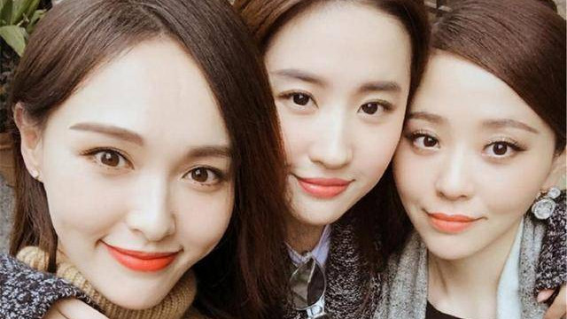 赵露思|他跟唐嫣同居了3年，后恋上62岁老太，老太太表示“委屈他了”