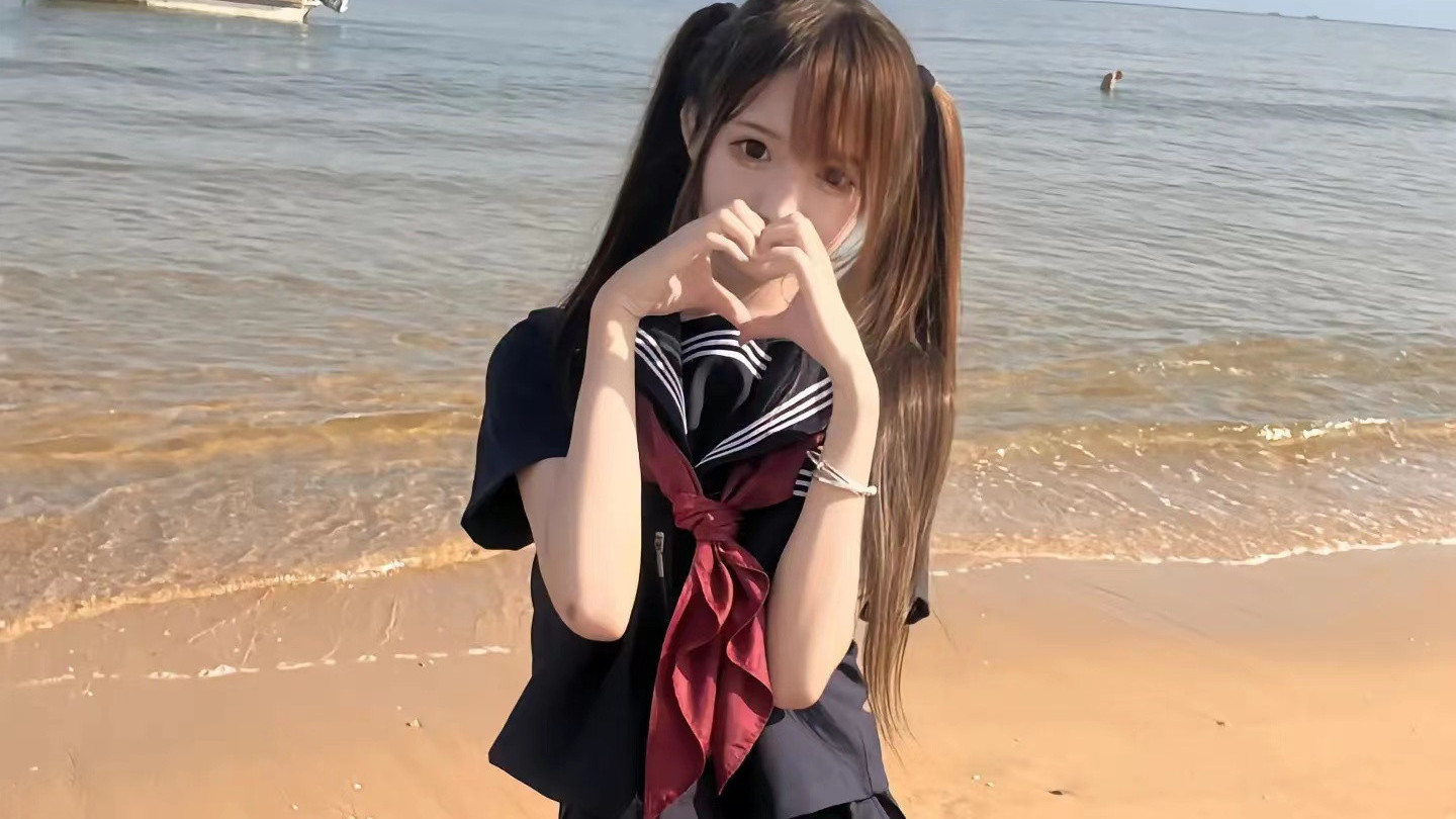今天是日系风女生，黑色薄丝袜和水手服绝配