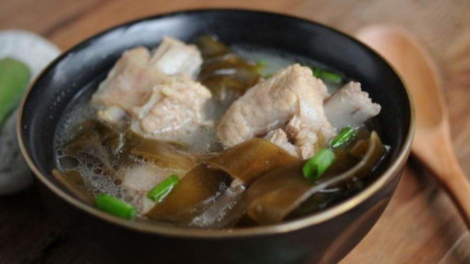 甲状腺|多家医院明令禁止，吃一次堪比10个塑料袋，是在“自毁”甲状腺，趁早扔