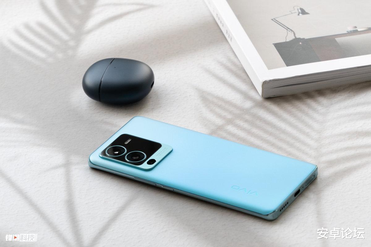 芯片|极具科技感的设计与夏日色彩,vivo S15 Pro图赏