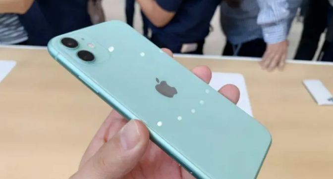 苹果|电脑的时候,苹果电脑就比微软的要美观流畅,现在手机还是一样