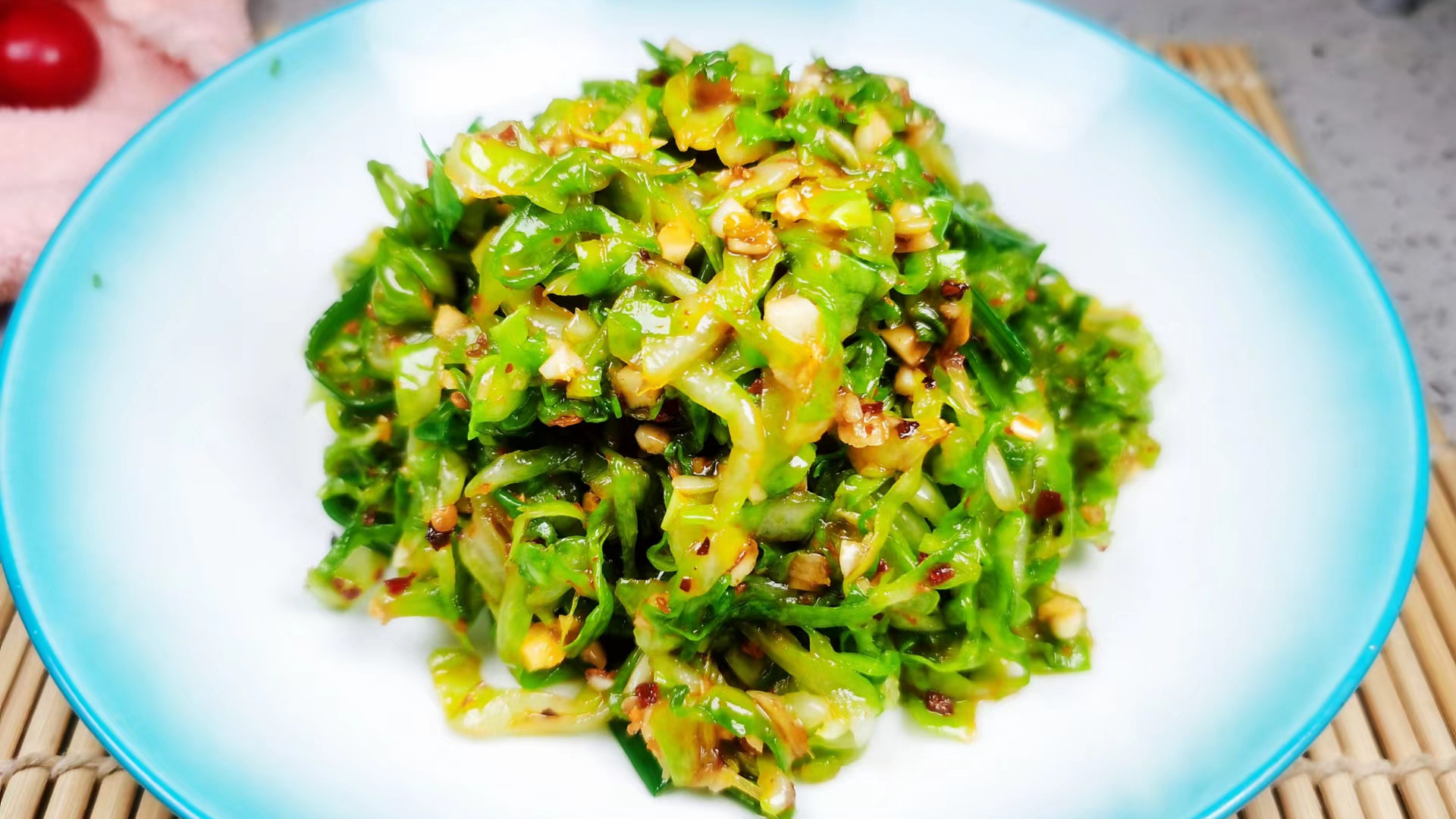 包菜|凉拌包菜，焯不焯水？弄懂这个要点，省时又省力，吃过一次就难忘