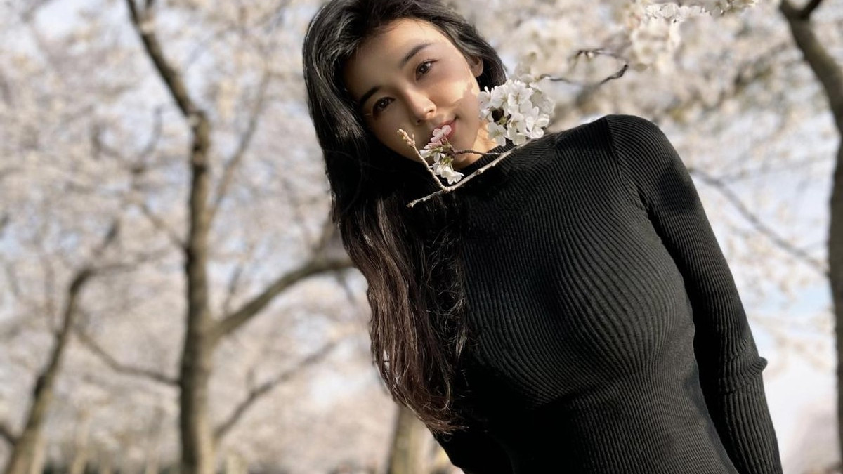 卡戴珊|张曼源近况：27岁身材傲人，体重150斤晒自拍照，中国版卡戴珊