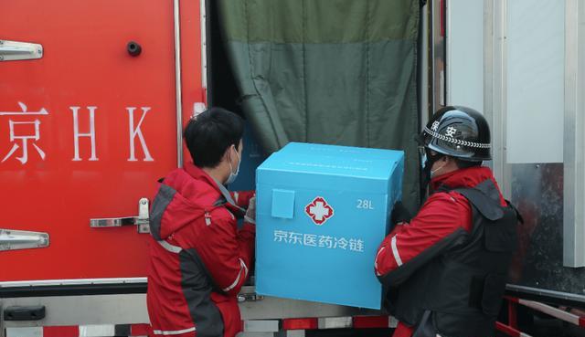 阿里巴巴|阿里“遮羞布”被撕开，关于上海“保卫战”，刘强东果然是好样的