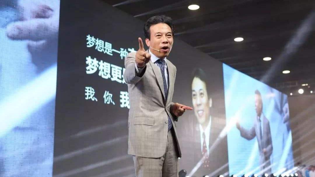 卫星|扬言封杀腾讯，让马云当配角！中国第一CEO，如今年薪只剩50万？