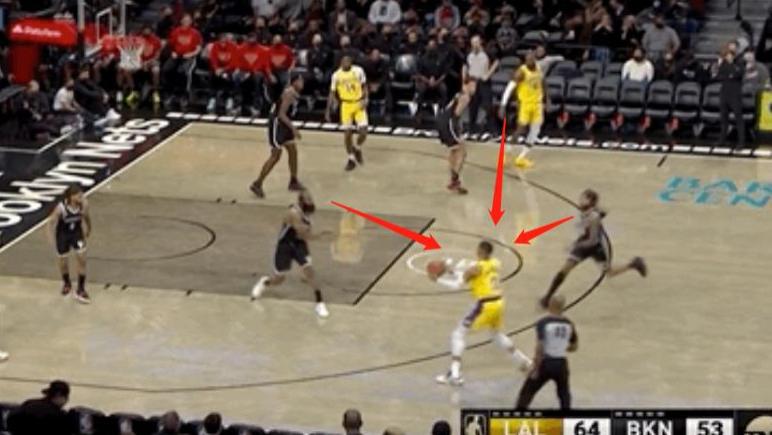 春晚|没人防守三不沾！威少成欢乐喜剧人，他成詹姆斯最差的决定