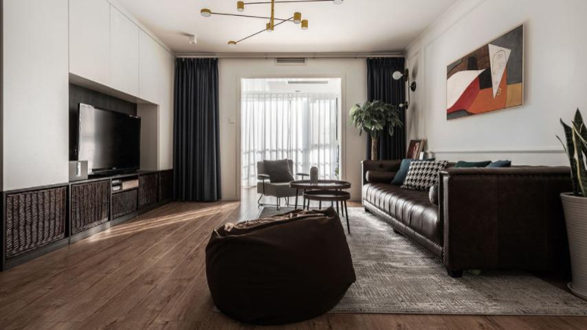 混搭风打造全新三居室，说是轻奢也不为过，还有小萌娃的游乐园