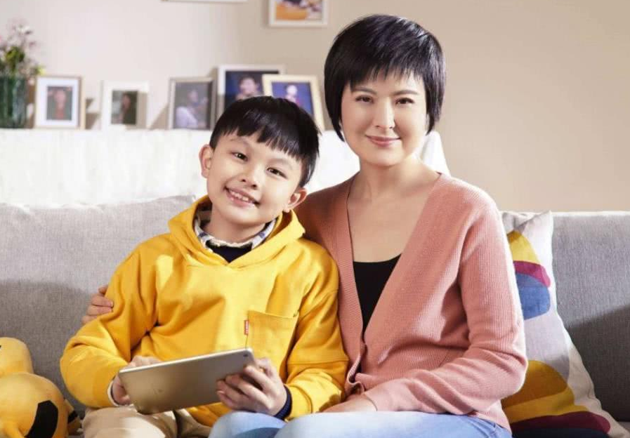 漫画|张泉灵疑似患癌从央视辞职，拿出147万投资漫画，开启新的人生旅程