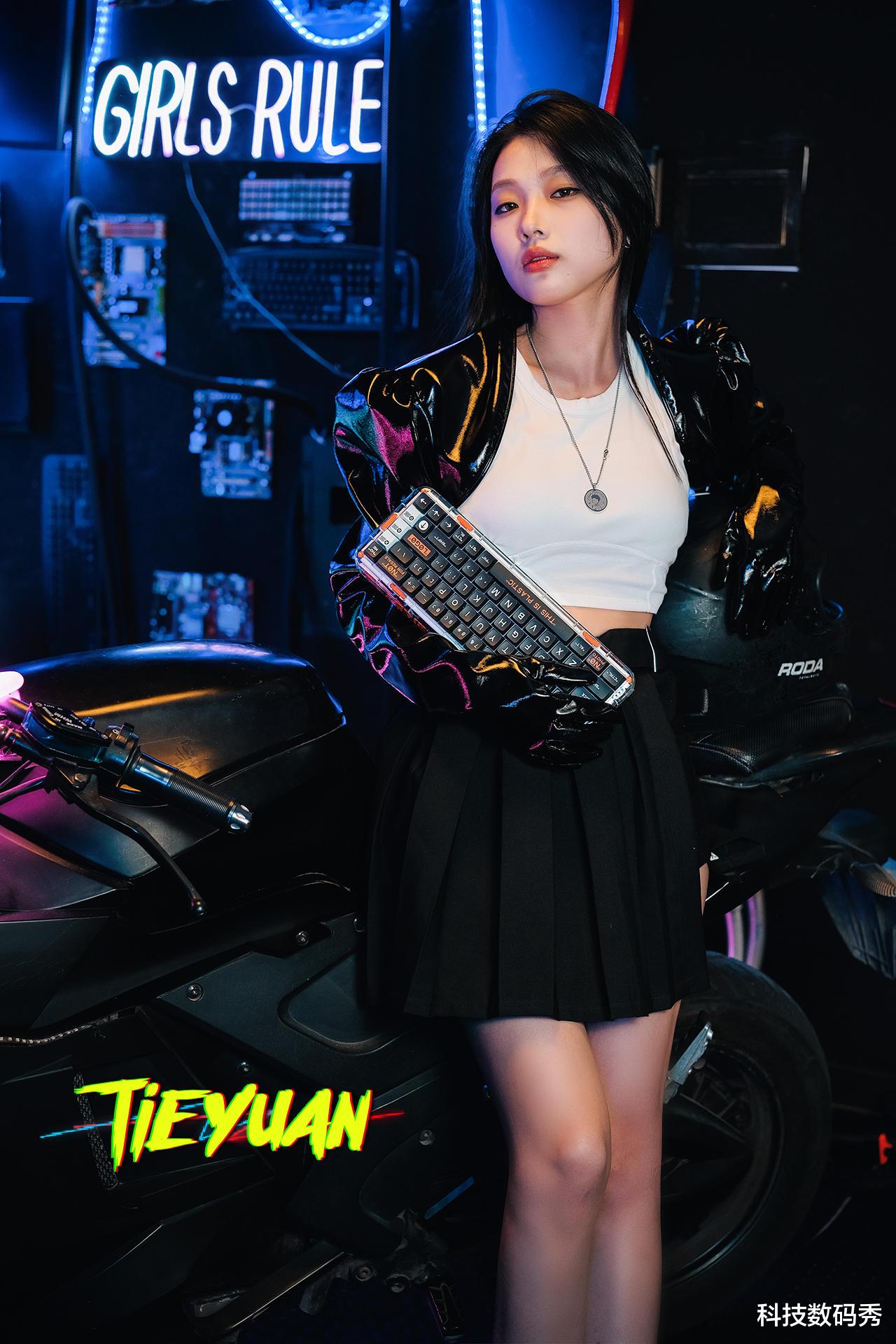 暗夜|机械键盘里的DC暗黑风，MelGeek Mojo68暗夜骑士版全网首发评测