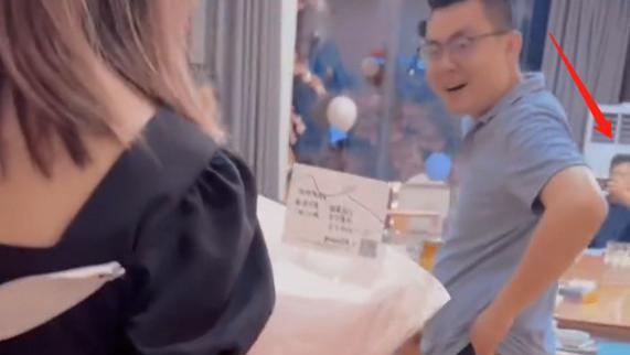 |悦悦过7岁生日，田静办party摆生日宴庆祝，许妈姚爸低调现身