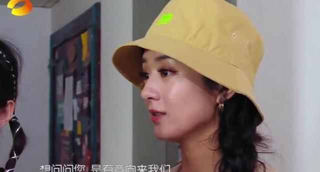 赵丽颖|黄晓明偶遇赵丽颖海报，他脱口而出4个字，赵丽颖反应亮了，圈粉