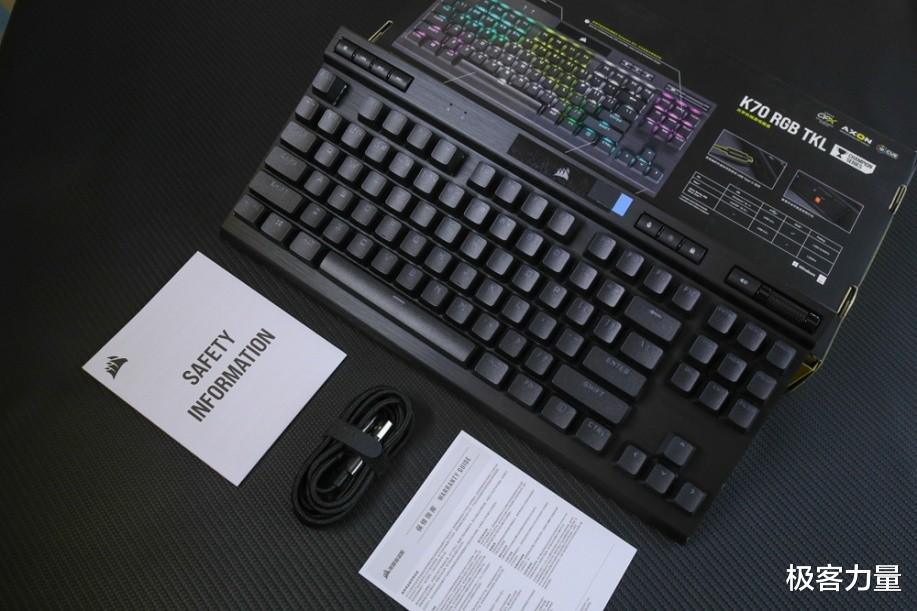 大猩猩|高玩必备：兼顾手感体验和性能水准，海盗船K70 TKL光轴版首发体验