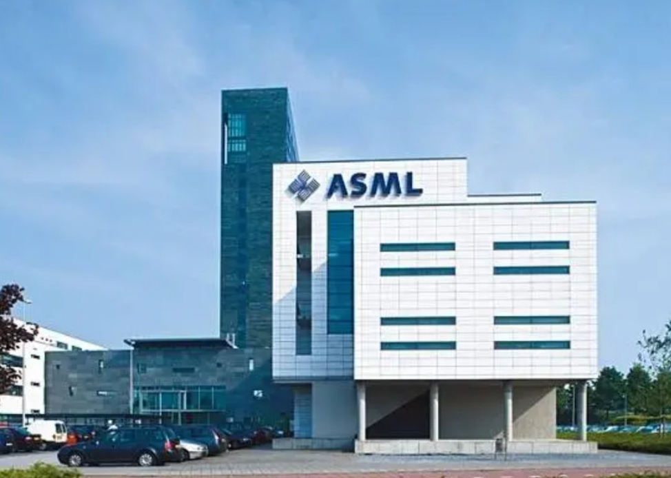 光刻机|遗憾错失光刻机订单后,中企斩获新订单,终于扳回一局?