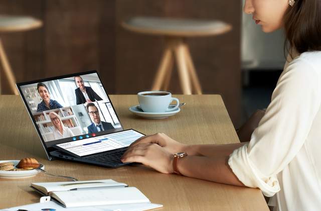 摩托罗拉|把双屏用到极致,ThinkBook Plus 17这款笔记本7999元值不值?