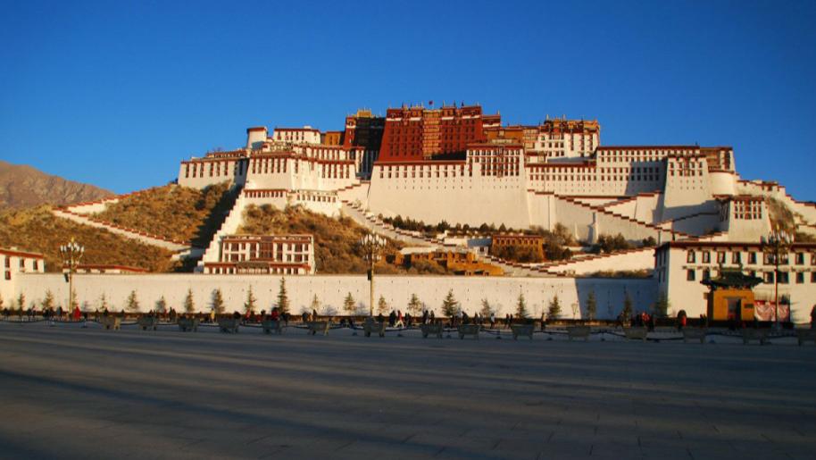 西藏|西藏的布达拉宫，属于他的故事悠远而细