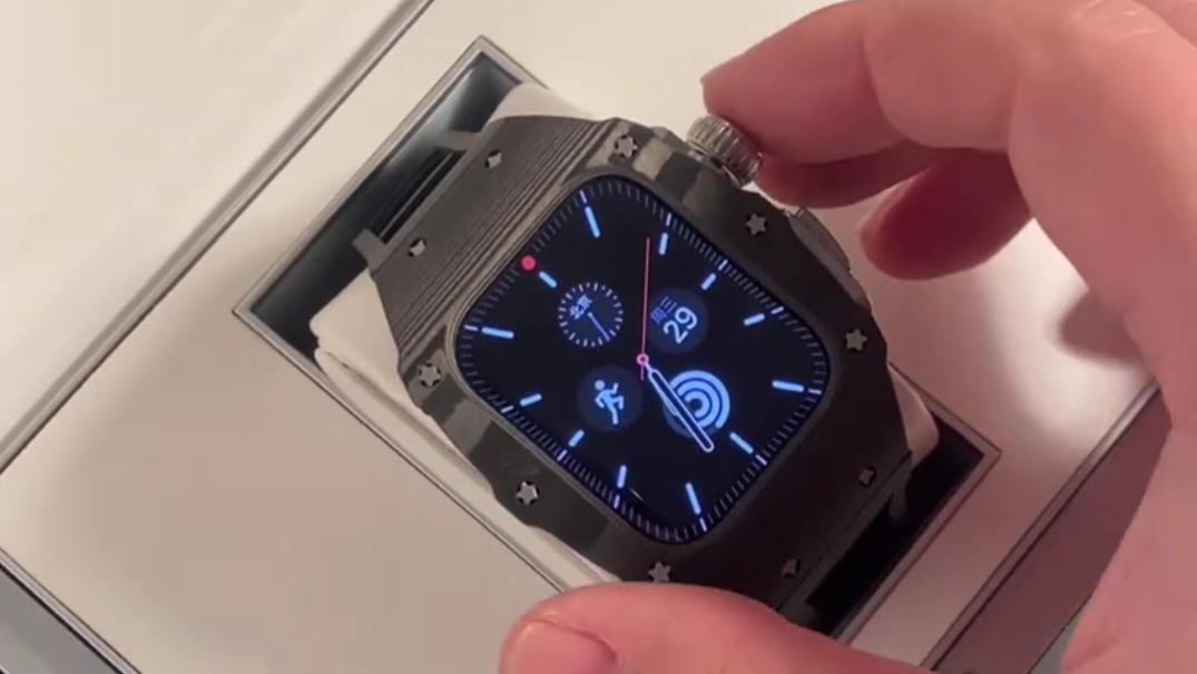 Apple Watch|小伙花8988元，将Apple Watch改造成理查德米勒，效果怎么样？