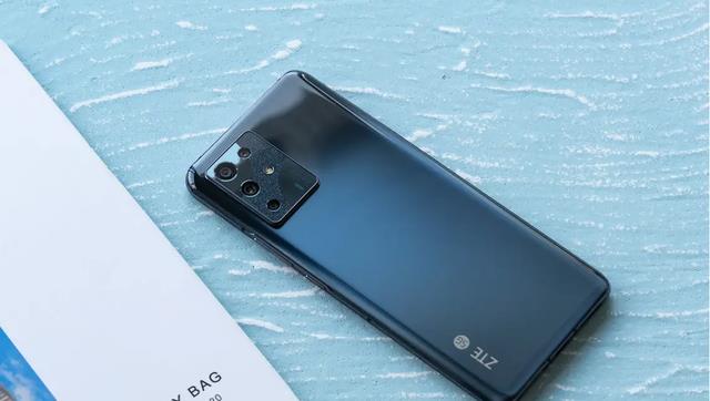 中兴|别小看中兴,6000mAh大电池+7nm处理器,仅1698卖给国人