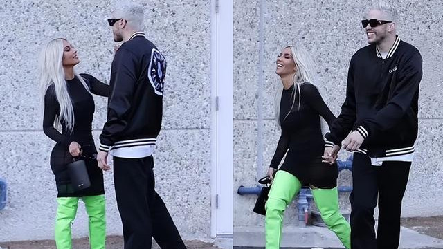 金·卡戴珊|金卡戴珊现身街头秀恩爱！穿绿色过膝长靴显长腿，小男友满脸幸福