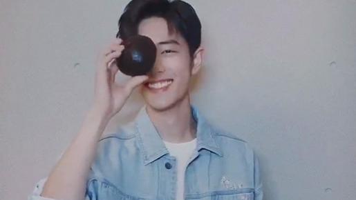 肖战|肖战平台点赞数破亿，每条视频都超百万，只关注刘德华张艺兴