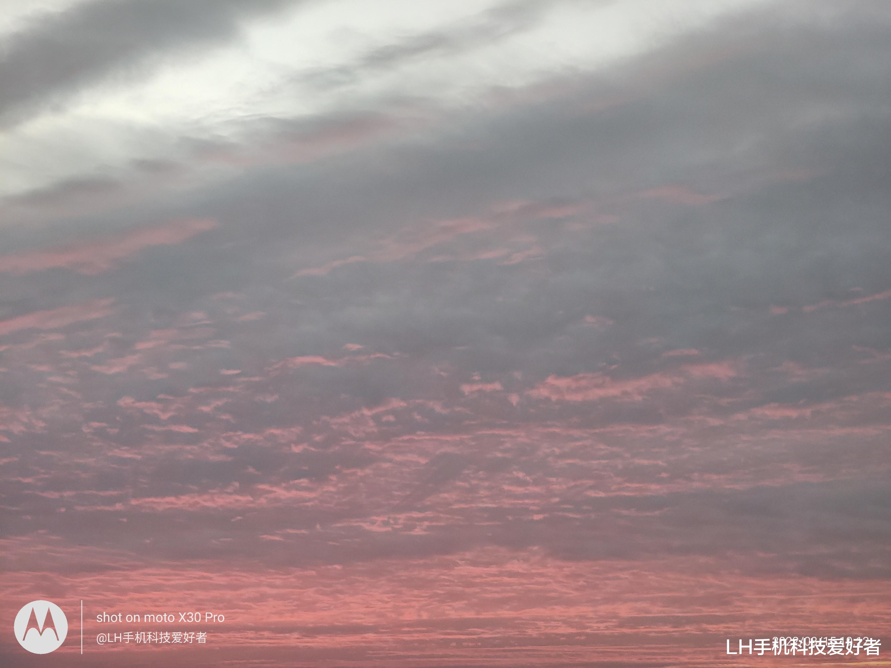 摩托罗拉|moto X30 Pro详细测评,两亿像素不是噱头,同价位用料最均衡