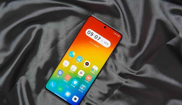 小米科技|小米和一加新机发布，售价差不多，一款主打拍摄一款主打游戏