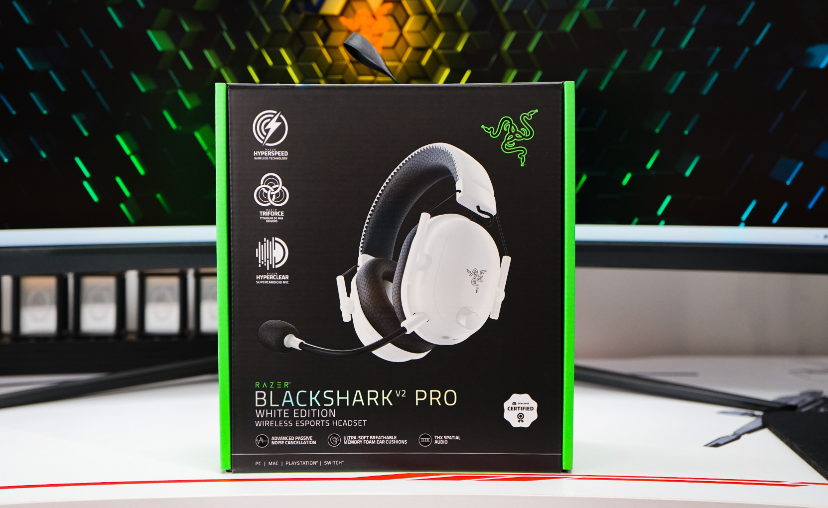 雷蛇|纯白外观还不夹头!618给入手第一弹——雷蛇旋风黑鲨V2专业版