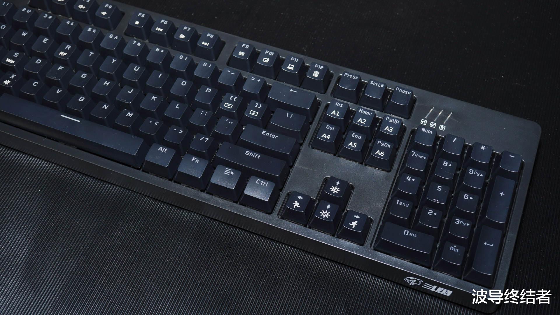 |脱颖而出 - 斗鱼DKW150无线双模机械键盘