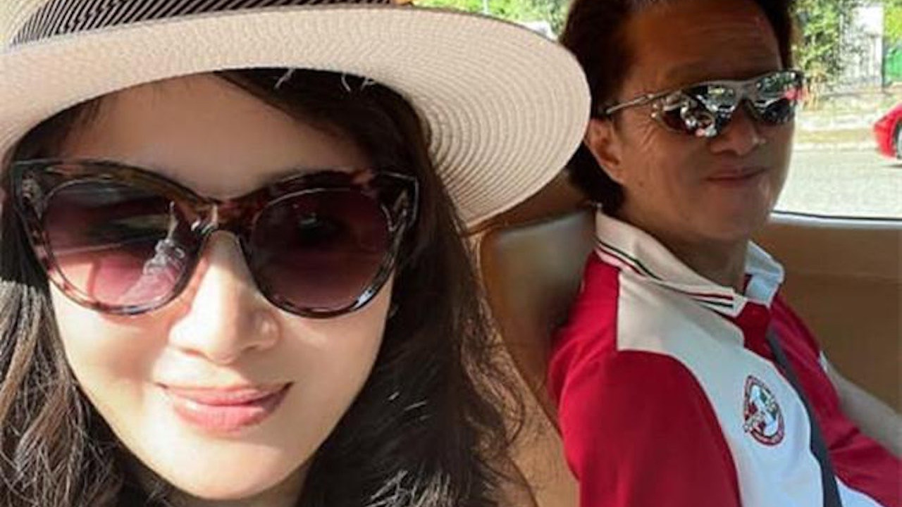 芒果台|陈少霞二婚六周年，与大20岁丈夫外出庆祝，白天吃面晚上吃大餐