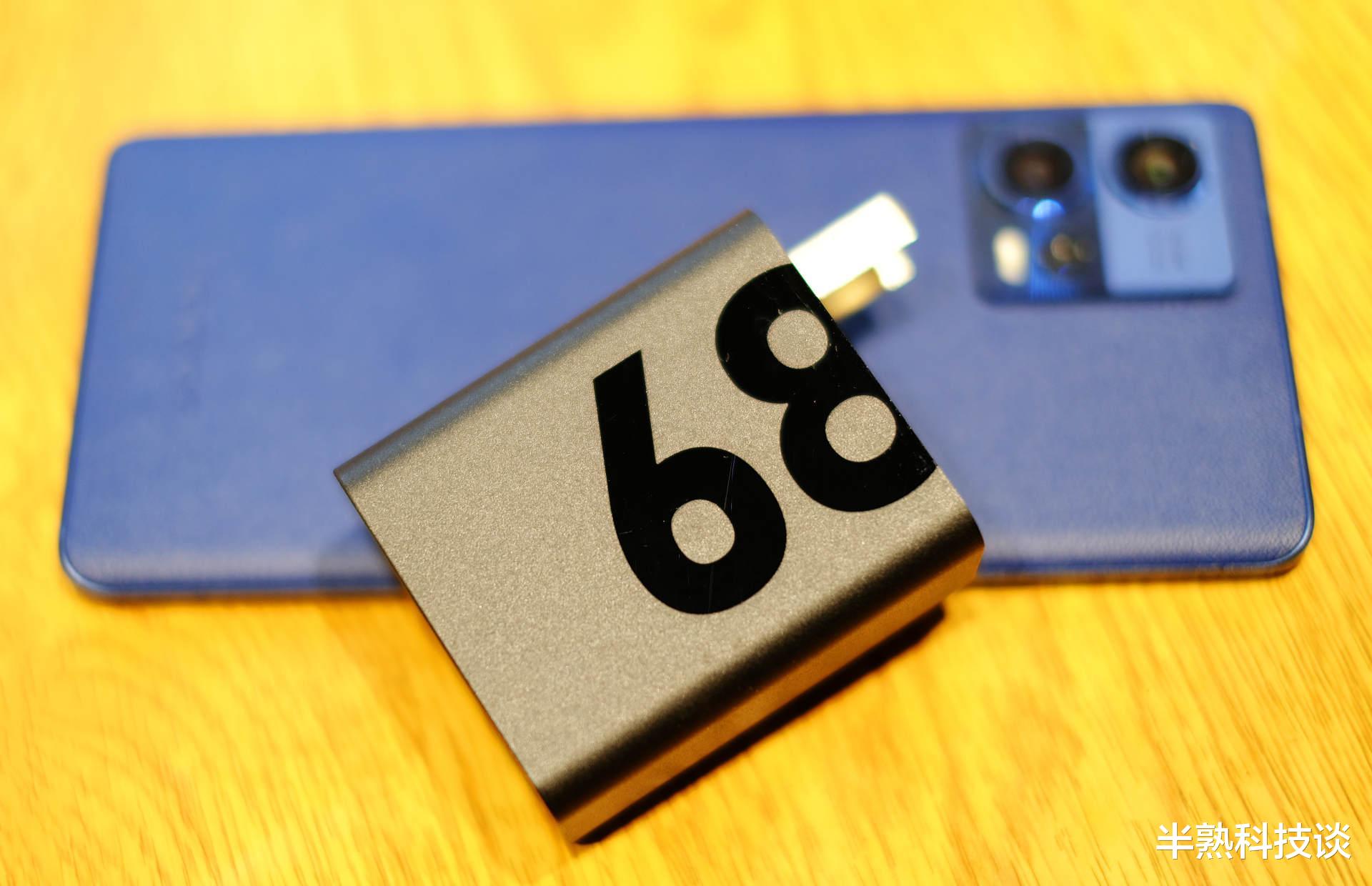 乐视|2000元买旗舰?moto S30 Pro评测:它做了小米如今不敢做的事