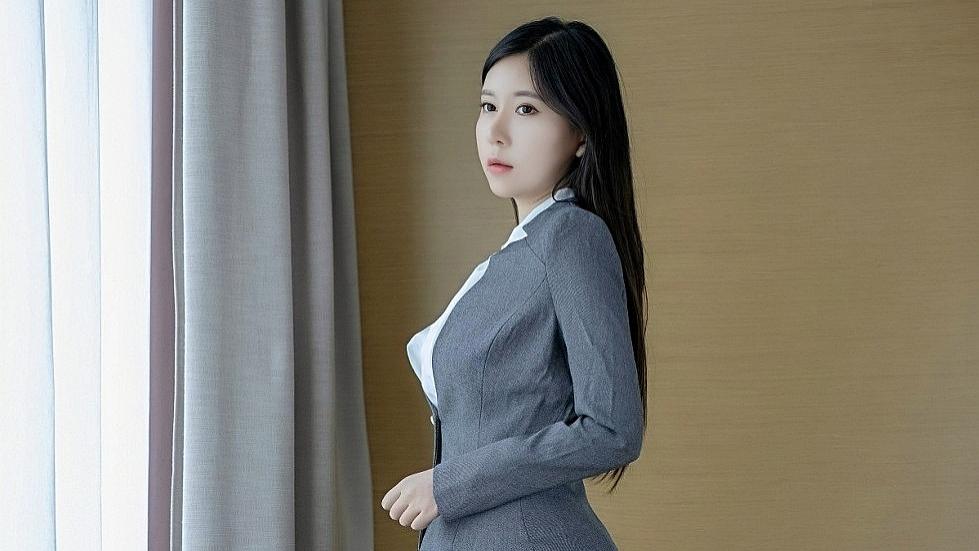 高跟鞋|职场女人的日常穿搭，简洁干练中充满温柔感