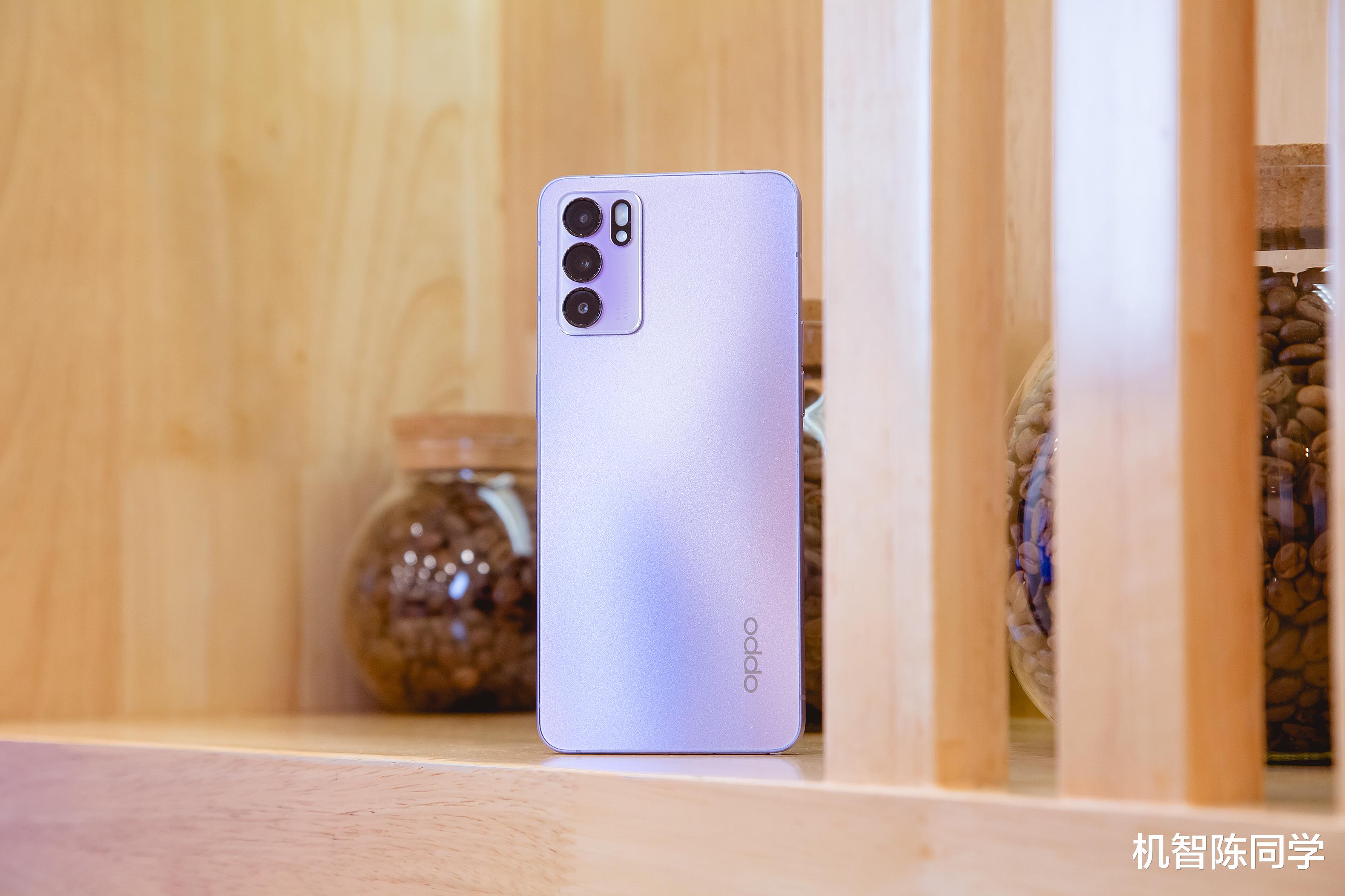 oppo reno|现阶段最适合颜控的手机？上手Reno8 Pro花仙紫：新配色太吸晴