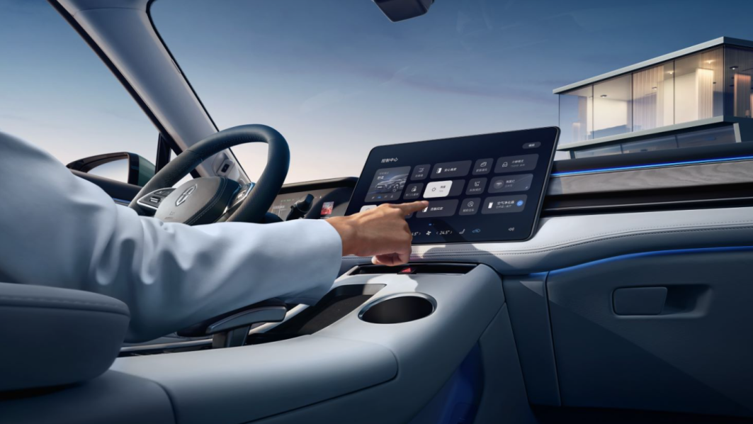 |华为HarmonyOS加持AITO 问界M5,是智慧出行的天花板?