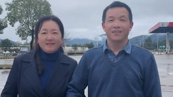 张玉环|太精明！张玉环带妻子度蜜月，二儿子夫妻陪同，网友：有奶就是娘