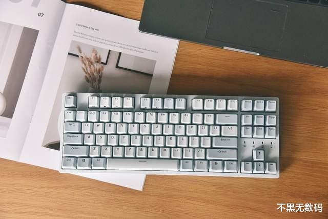 Mini LED|一名打字员的仪式感,首入杜伽K320机械键盘,码字有质感