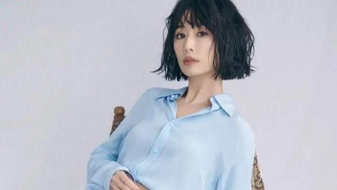 发型 46岁林心如近照大变样，扮嫩翻车被嘲认不出，颜值下跌老态尽显