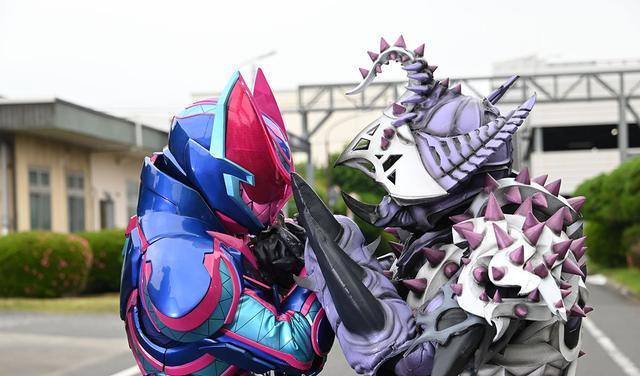 |假面骑士revice：量产骑士终于要登场了，一辉对决赤石恶魔形态！