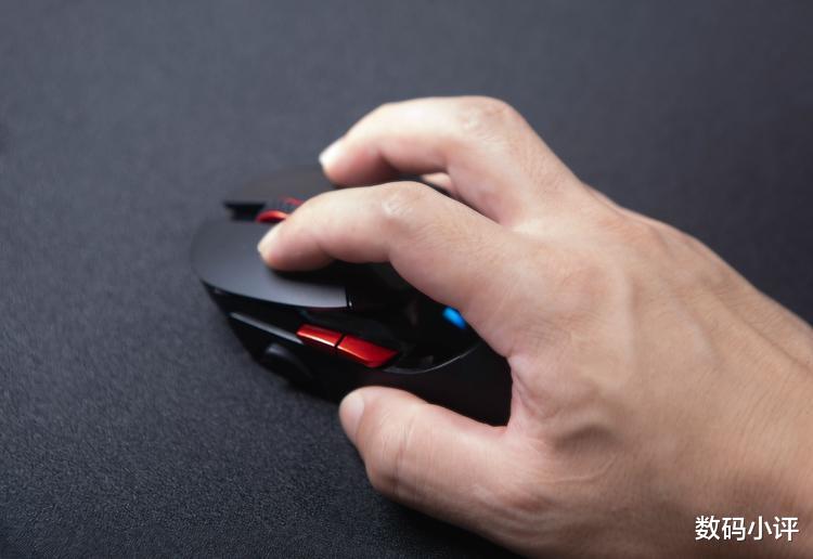 高通骁龙|酷炫超跑电竞鼠—雷柏VT960S双模无线游戏鼠标