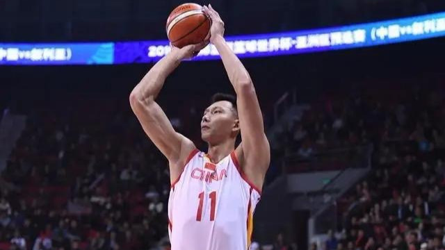 广东男篮|卫冕冠军七将合同到期，易建联欲降薪留队