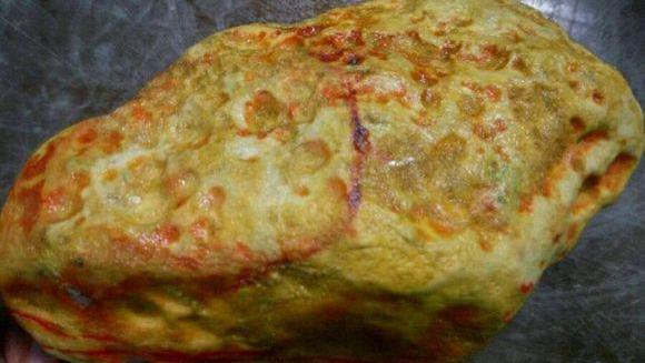 飘花翡翠|980捡漏了一块满身疙瘩的料子，居然切出百万级别的冰种飘花翡翠