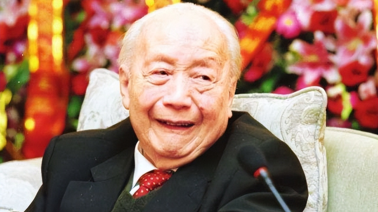 华为|1996年，钱伟长参观华为，告诫任正非：别向外国人低头