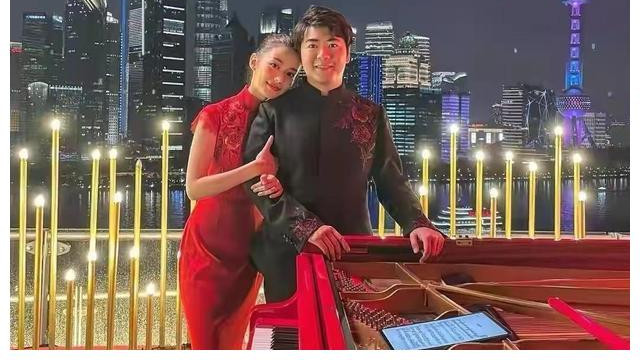 吉娜·爱丽丝|郎朗夫妇国外走红毯！吉娜穿得高调，就是腋下有点黑