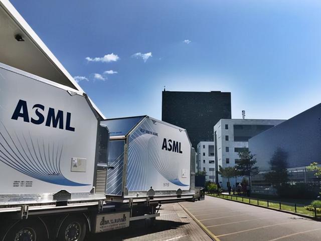 人机大战|光刻机风云再起：东方晶源深夜回应ASML，EUV光刻机“变味”了！