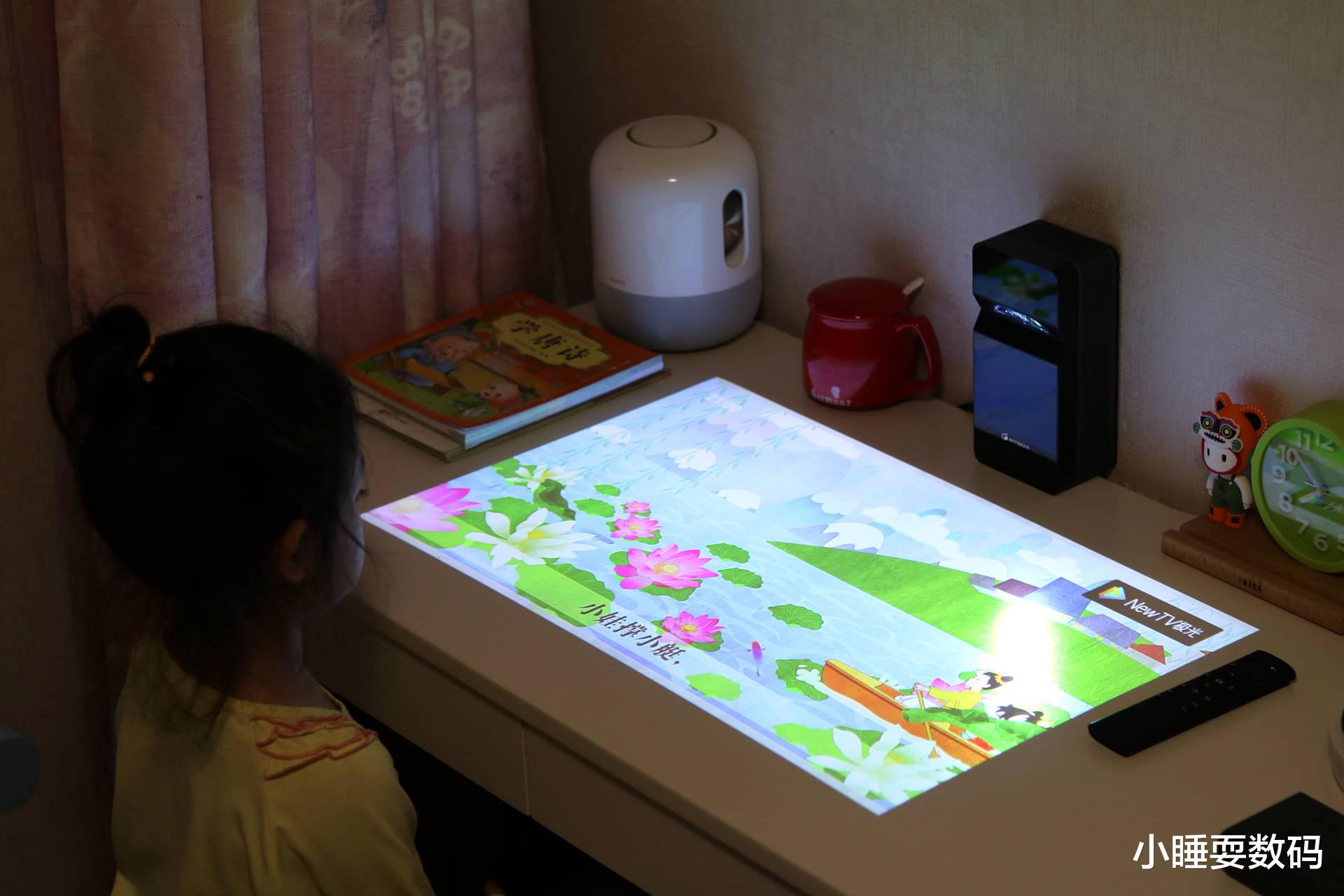 投影仪|投影能这么用?孩子的桌面“学习机”,慧示碰碰投P9超短焦投影仪