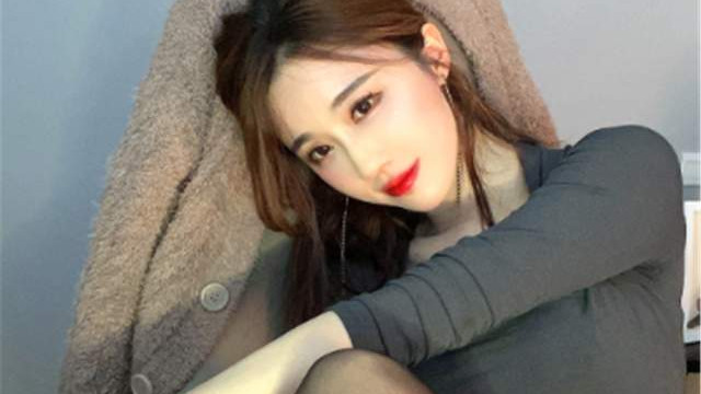 小乔|腿姐轩子后继有人？新晋女神不二丸叽走红，街头路演COS神女小乔