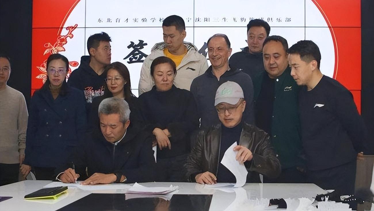 辽宁男篮|李洪庆摊牌了，离队第一人浮出水面，6人成功续约，金金未来可期