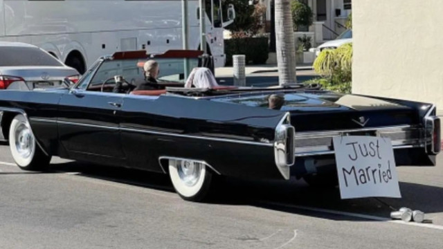 考特尼|恭喜！43岁考特尼与丈夫巴克正式结婚，两人远赴海滨甜蜜度假